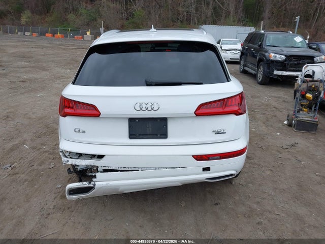 2018 Audi Q5 2.0t Premium/2.0t Tech Premium მანქანა იყიდება აუქციონზე, vin: WA1BNAFY7J2062332, აუქციონის ნომერი: 44935979