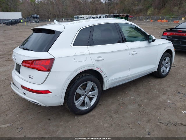 2018 Audi Q5 2.0t Premium/2.0t Tech Premium მანქანა იყიდება აუქციონზე, vin: WA1BNAFY7J2062332, აუქციონის ნომერი: 44935979