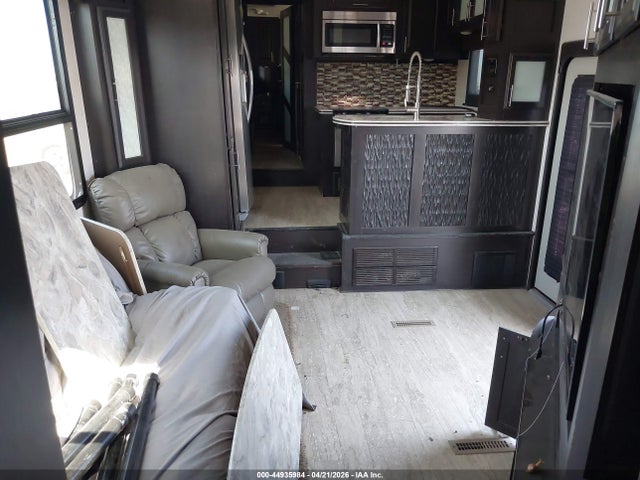 1UJCJSCVXH19N0093 Jayco Seismic 4113