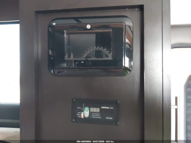 1UJCJSCVXH19N0093 Jayco Seismic 4113