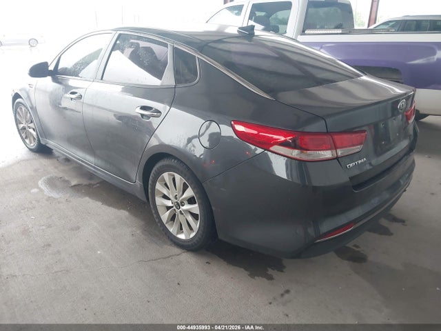 44935993 :رقم المزاد ، 5XXGT4L33HG123806 vin ، 2017 Kia Optima Lx مزاد بيع
