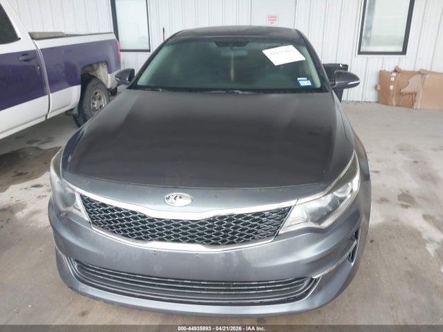 44935993 :رقم المزاد ، 5XXGT4L33HG123806 vin ، 2017 Kia Optima Lx مزاد بيع