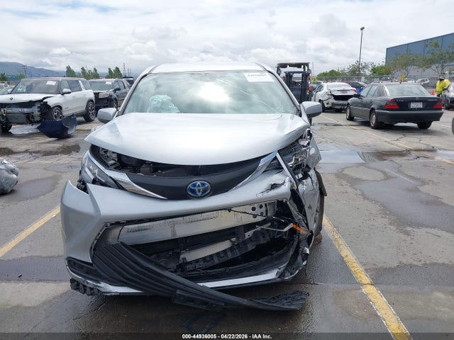 Toyota SIENNA LE 2023 5TDKRKEC8PS162768 Image 6