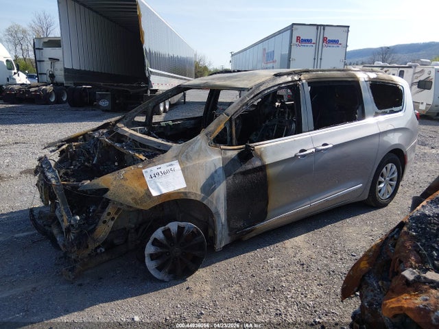 Продаж на аукціоні авто 2018 Chrysler Pacifica Touring L, vin: 2C4RC1BG8JR141758, номер лоту: 44936056