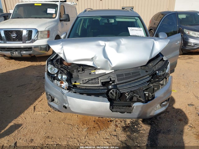 Продажа на аукционе авто 2015 Volkswagen Tiguan Se, vin: WVGAV7AX2FW563594, номер лота: 44936118