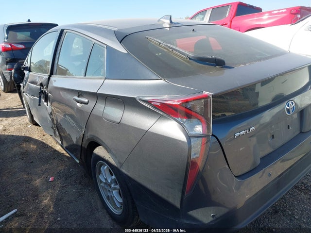 44936133 :رقم المزاد ، JTDKBRFU7J3075280 vin ، 2018 Toyota Prius Two مزاد بيع