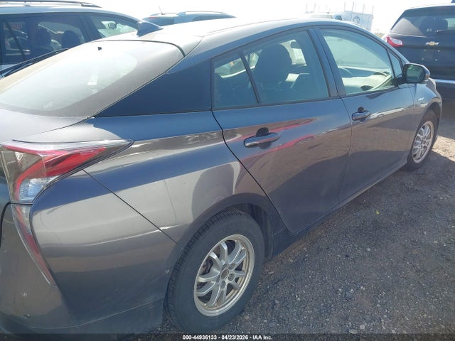44936133 :رقم المزاد ، JTDKBRFU7J3075280 vin ، 2018 Toyota Prius Two مزاد بيع