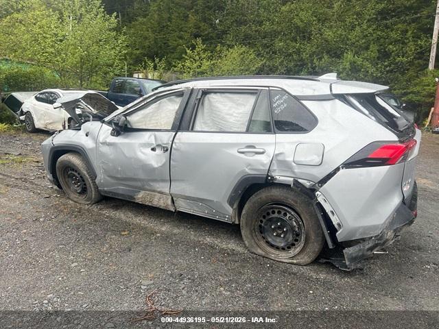 Toyota RAV4 LE 2019 2T3H1RFV8KW036220 Image 3
