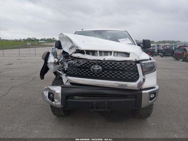 2018 Toyota Tundra Sr5 5.7l V8 მანქანა იყიდება აუქციონზე, vin: 5TFUW5F17JX750839, აუქციონის ნომერი: 44936206