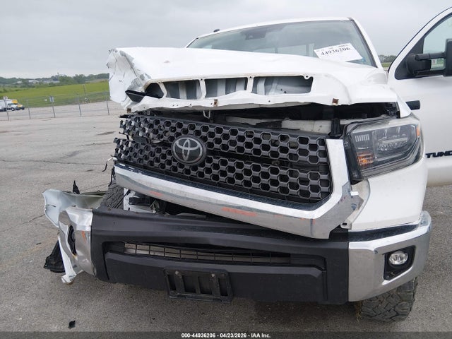 2018 Toyota Tundra Sr5 5.7l V8 მანქანა იყიდება აუქციონზე, vin: 5TFUW5F17JX750839, აუქციონის ნომერი: 44936206
