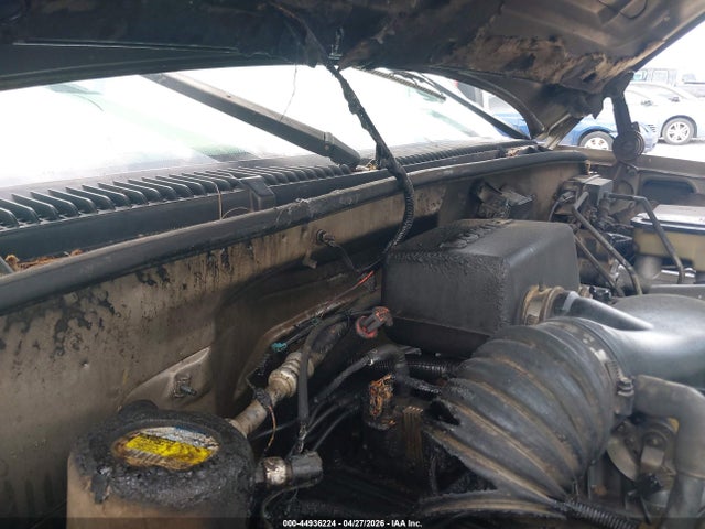 Продаж на аукціоні авто 2000 Chevrolet K3500, vin: 1GCHK33R8YF515765, номер лоту: 44936224