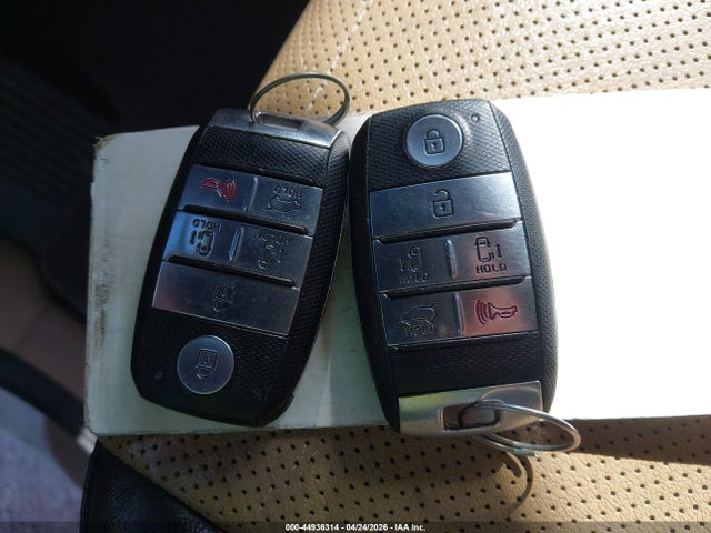 KIA SEDONA LX 2017 KNDMB5C1XH6311389 Image 11