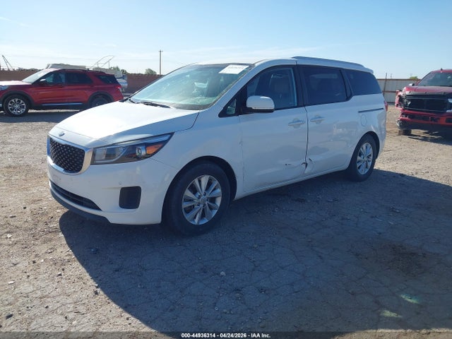 KIA SEDONA LX 2017 KNDMB5C1XH6311389 Image 2