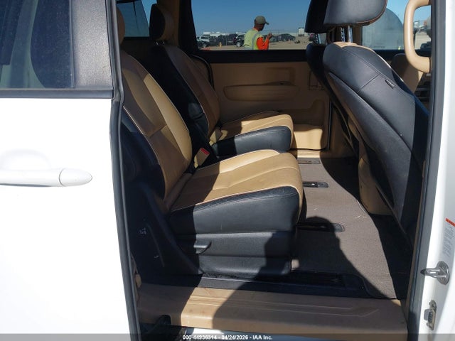 KIA SEDONA LX 2017 KNDMB5C1XH6311389 Image 8