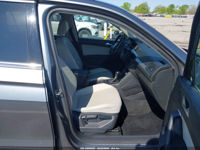 Продаж на аукціоні авто 2019 Volkswagen Tiguan 2.0t Se/2.0t Sel/2.0t Sel R-line/2.0t Sel R-line Black, vin: 3VV2B7AX8KM102347, номер лоту: 44936337