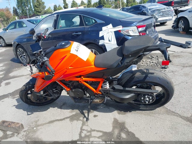 KTM 1290 Super Duke R 2024 VBKV39402RM989371 Image 13