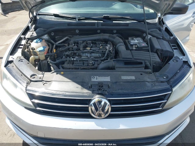 3VWD17AJ1FM239638 Volkswagen Jetta 1.8t Se