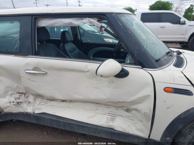 Продажа на аукционе авто 2005 Mini Cooper, vin: WMWRC33465TJ68338, номер лота: 44936366