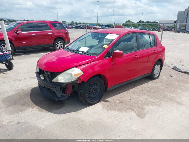 44936506 :رقم المزاد ، 3N1BC1CP5AL378059 vin ، 2010 Nissan Versa 1.8s مزاد بيع