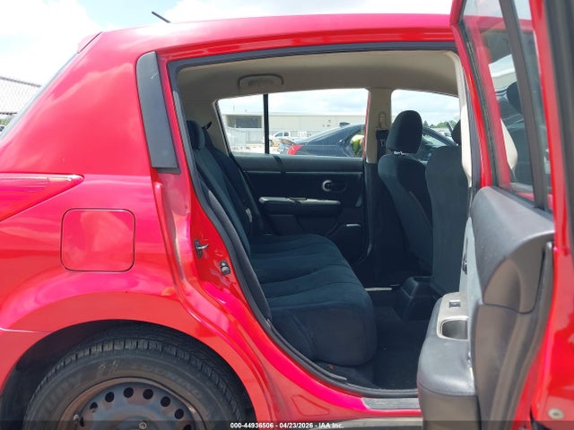 44936506 :رقم المزاد ، 3N1BC1CP5AL378059 vin ، 2010 Nissan Versa 1.8s مزاد بيع