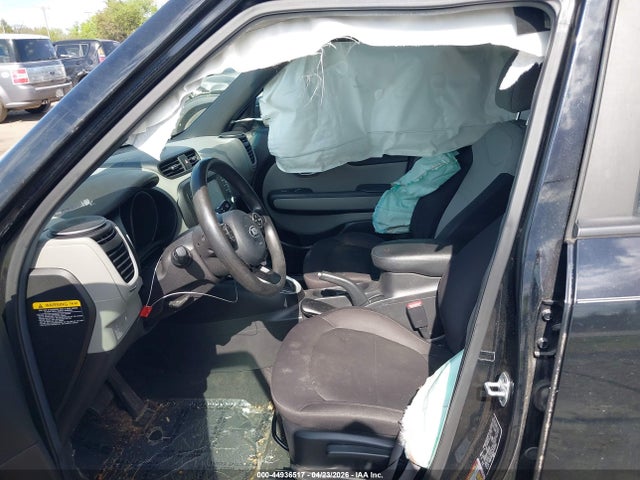 44936517 :رقم المزاد ، KNDJN2A2XJ7512360 vin ، 2018 Kia Soul مزاد بيع