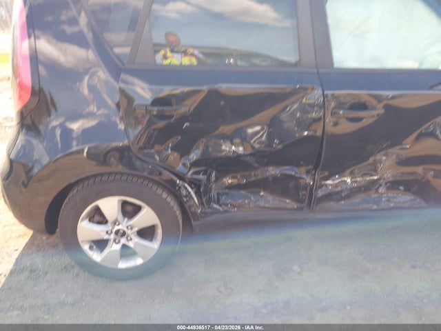 44936517 :رقم المزاد ، KNDJN2A2XJ7512360 vin ، 2018 Kia Soul مزاد بيع