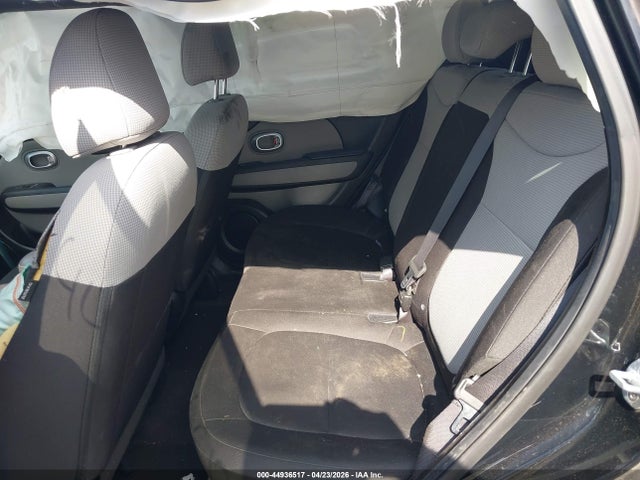 44936517 :رقم المزاد ، KNDJN2A2XJ7512360 vin ، 2018 Kia Soul مزاد بيع