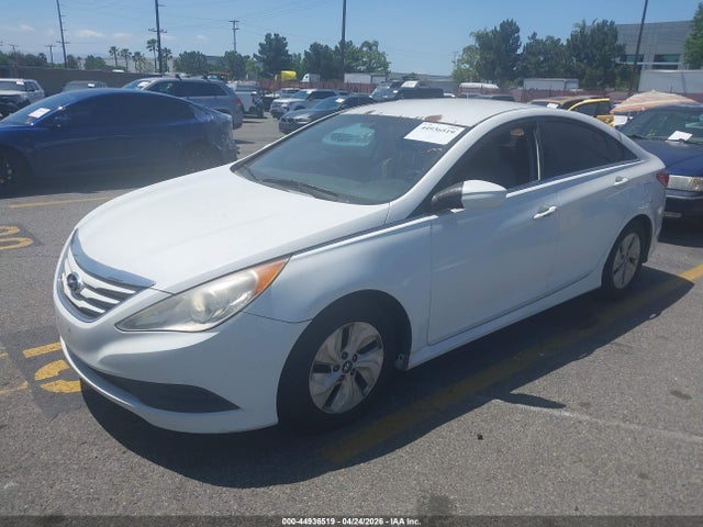 2014 Hyundai Sonata Gls მანქანა იყიდება აუქციონზე, vin: 5NPEB4AC4EH825372, აუქციონის ნომერი: 44936519