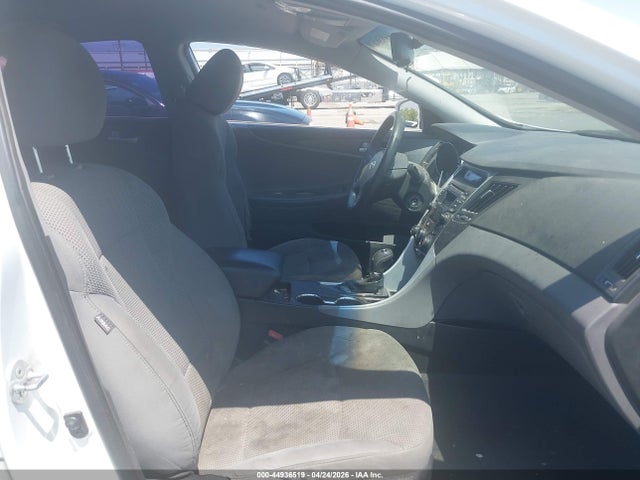 2014 Hyundai Sonata Gls მანქანა იყიდება აუქციონზე, vin: 5NPEB4AC4EH825372, აუქციონის ნომერი: 44936519