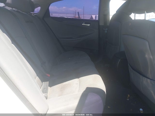 2014 Hyundai Sonata Gls მანქანა იყიდება აუქციონზე, vin: 5NPEB4AC4EH825372, აუქციონის ნომერი: 44936519