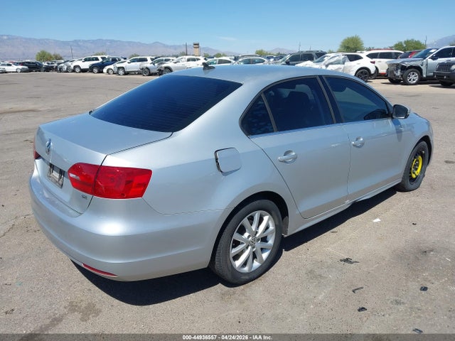 3VWD17AJ1EM423153 Volkswagen Jetta 1.8t Se