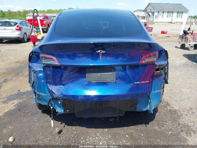 2022 Tesla Model Y Long Range Dual Motor All-wheel Drive მანქანა იყიდება აუქციონზე, vin: 7SAYGDEE5NA005049, აუქციონის ნომერი: 44936581