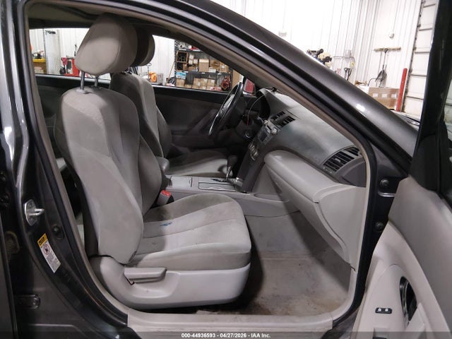 44936593 :رقم المزاد ، 4T4BF3EK7AR042888 vin ، 2010 Toyota Camry Le مزاد بيع