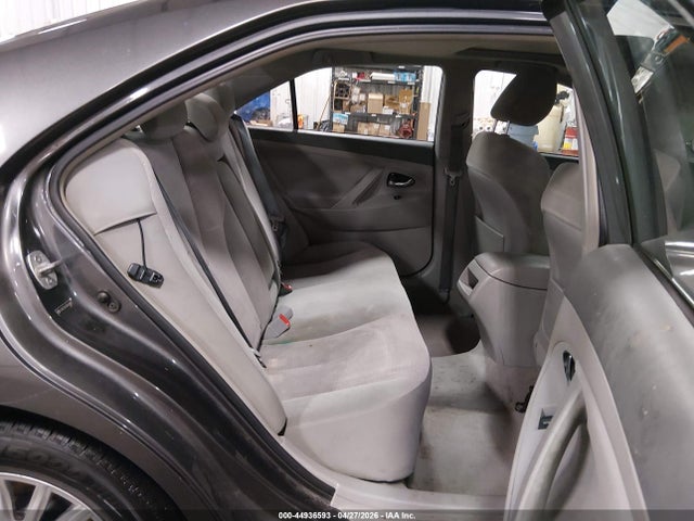 44936593 :رقم المزاد ، 4T4BF3EK7AR042888 vin ، 2010 Toyota Camry Le مزاد بيع