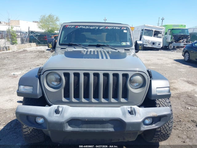 1C4HJXDG1JW329109 Jeep Wrangler Unlimited Sport S 4x4