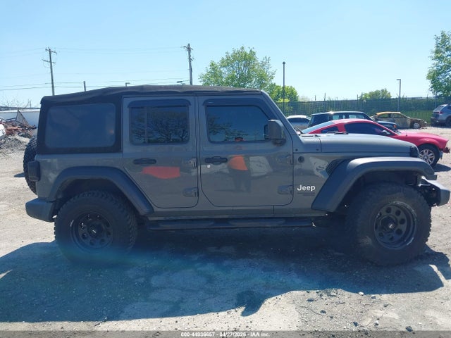 1C4HJXDG1JW329109 Jeep Wrangler Unlimited Sport S 4x4