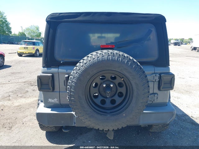 1C4HJXDG1JW329109 Jeep Wrangler Unlimited Sport S 4x4