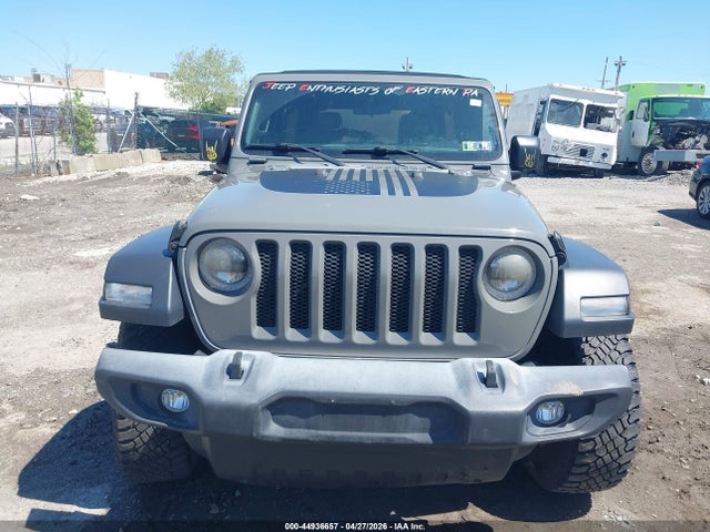 1C4HJXDG1JW329109 Jeep Wrangler Unlimited Sport S 4x4