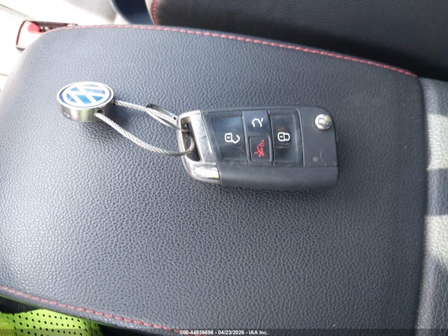 Продаж на аукціоні авто 2017 Volkswagen Golf Gti Autobahn 4-door/s 4-door/se 4-door/sport 4-door, vin: 3VW547AU9HM074818, номер лоту: 44936696