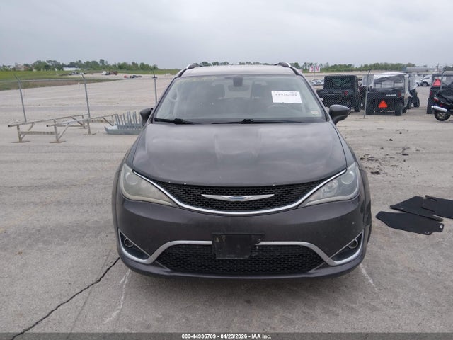 44936709 :رقم المزاد ، 2C4RC1BG8JR110204 vin ، 2018 Chrysler Pacifica Touring L مزاد بيع