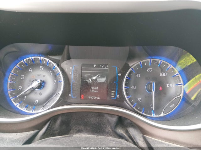 44936709 :رقم المزاد ، 2C4RC1BG8JR110204 vin ، 2018 Chrysler Pacifica Touring L مزاد بيع