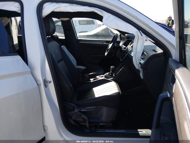 3VV8B7AX4RM230217 Volkswagen Tiguan 2.0t Se R-line Black
