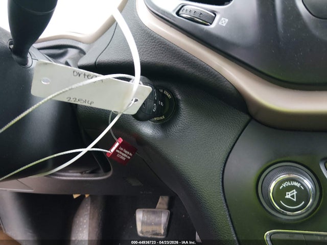 2015 Jeep Cherokee Latitude მანქანა იყიდება აუქციონზე, vin: 1C4PJLCB0FW572525, აუქციონის ნომერი: 44936723
