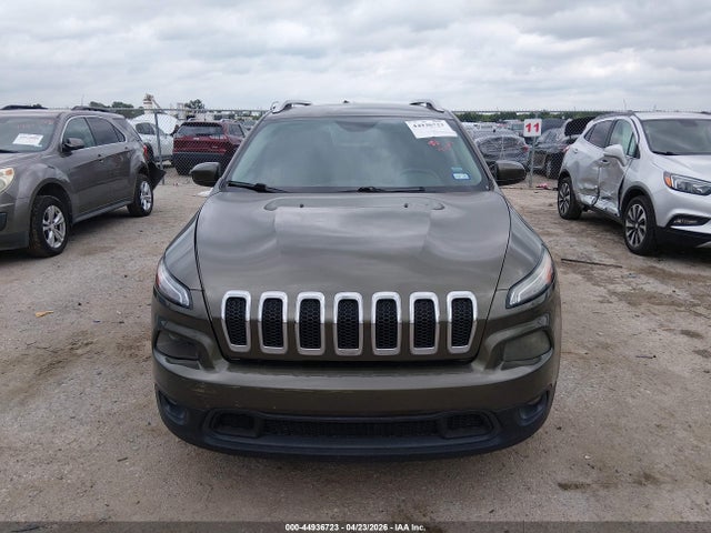 2015 Jeep Cherokee Latitude მანქანა იყიდება აუქციონზე, vin: 1C4PJLCB0FW572525, აუქციონის ნომერი: 44936723