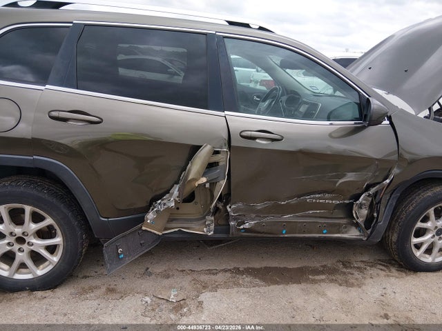 2015 Jeep Cherokee Latitude მანქანა იყიდება აუქციონზე, vin: 1C4PJLCB0FW572525, აუქციონის ნომერი: 44936723