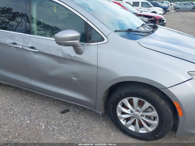 Продаж на аукціоні авто 2019 Chrysler Pacifica Touring Plus, vin: 2C4RC1FG9KR702044, номер лоту: 44936748