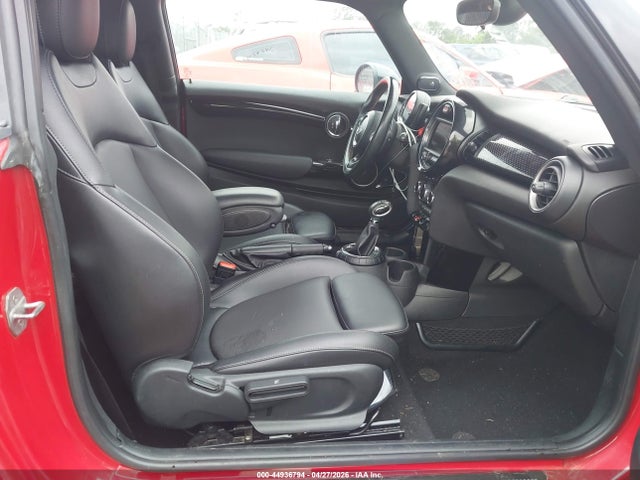 44936794 :رقم المزاد ، WMWXP7C52F2A41639 vin ، 2015 Mini Hardtop Cooper S مزاد بيع