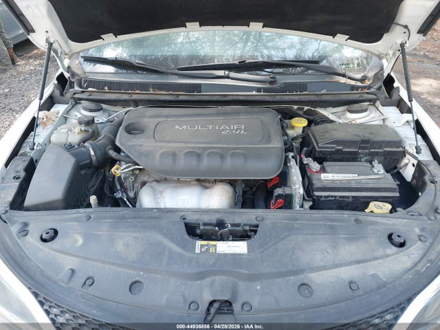 44936856 :رقم المزاد ، 1C3CCCABXFN745070 vin ، 2015 Chrysler 200 Limited مزاد بيع