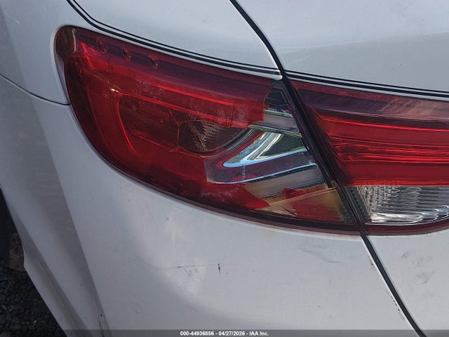 44936856 :رقم المزاد ، 1C3CCCABXFN745070 vin ، 2015 Chrysler 200 Limited مزاد بيع