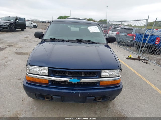 44936875 :رقم المزاد ، 1GCDT13X63K100605 vin ، 2003 Chevrolet S-10 Ls مزاد بيع
